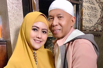 Kiwil dan istri keduanya Meggy Wulandari
