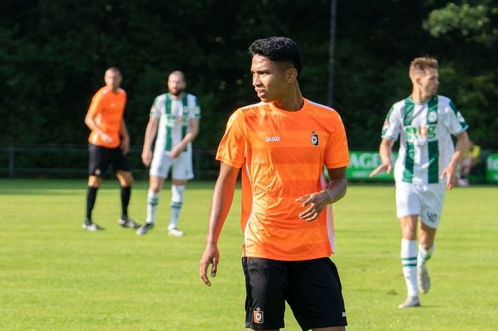 Penampilan Marselino Ferdinan saat KMSK Deinze menantang FC Groningen di laga uji coba pramusim