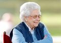 Demi Hobinya, Ratu Elizabeth II Rela Keluarkan Uang Sebesar 1,7 Triliun untuk Koleksi Barang Antik Ini