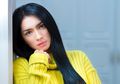 Rumahnya Selalu Bau Bangkai Selama Bertahun-tahun, Artis Cantik ini Akhirnya Blak-blakan Bongkar Sosok Pengirim Santet Kepadanya, Sebut Orang yang Dikenalnya. Siapa Ya?