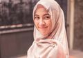 Alyssa Soebandono Tenteng Tas Mewah Seharga Rp124 Juta Saat Tampil dengan Fashion Hijab Santun Syar'i