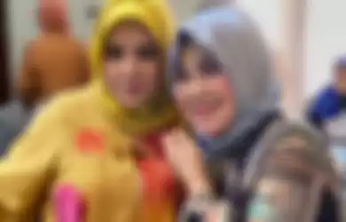 Fitria Sukaesih dan Elvy Sukaesih