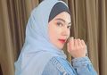 Mantap Hijrah, Intip Gaya Hijab Syar'i Santun ala Indah Dewi Pertiwi