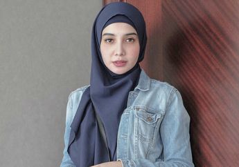 Zaskia Sungkar Tampil Modis dan Santun Saat Pakai Tas Branded Seharga Rp 74 Juta untuk Paduan Rok Syar'i Favoritnya, Cantik Banget!
