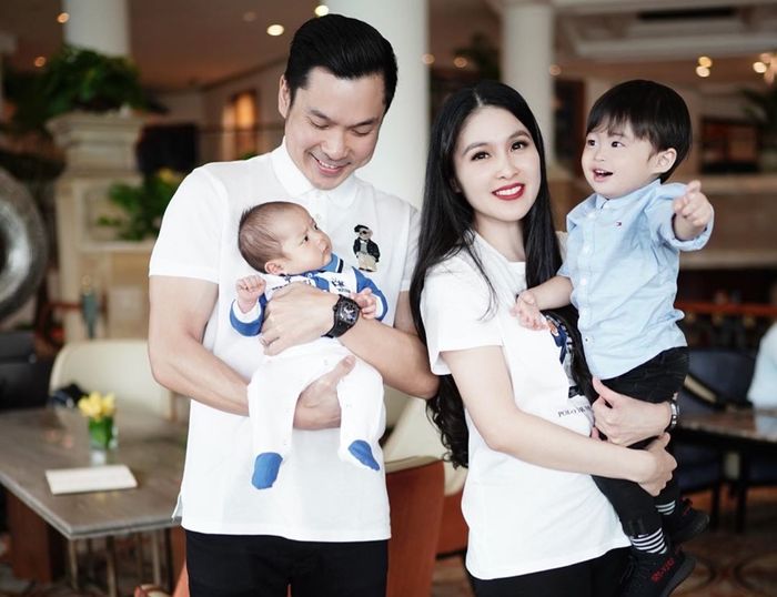 Ungkapan Jujur Sandra Dewi Saat Pamer Mobil Balap Bertuliskan Nama Putra Bungsu