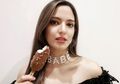 Setelah Pamer Kemampuan Setrika Baju Sang Suami, Nia Ramadhani Malah Ngaku Tak Bisa Lipat Pakaian, 'Aku Bisa Sendiri, Tapi Ntar Semua Terbengkalai'