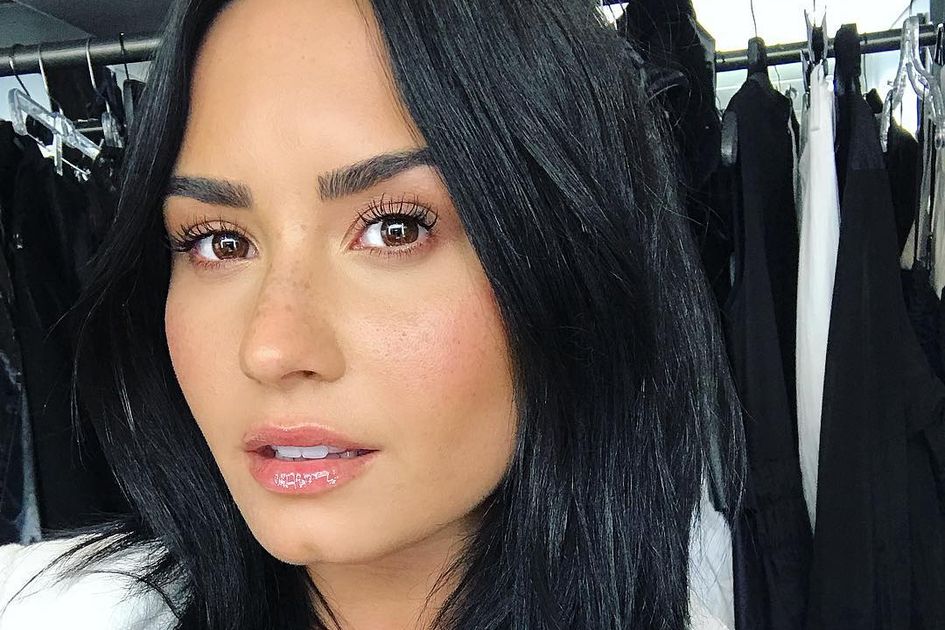Demi lovato rehabilitasi keluarga dan sahabat