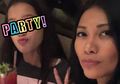 Selalu Disembunyikan dengan Emoji, Begini Cantiknya Putri Anggun C. Sasmi Saat Menyanyi Bersama