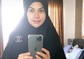 Di Tengah Konflik dengan Andhika Pratama, Nikita Mirzani Terlihat Laksanakan Perjalanan Umrah Bersama Ketiga Anaknya