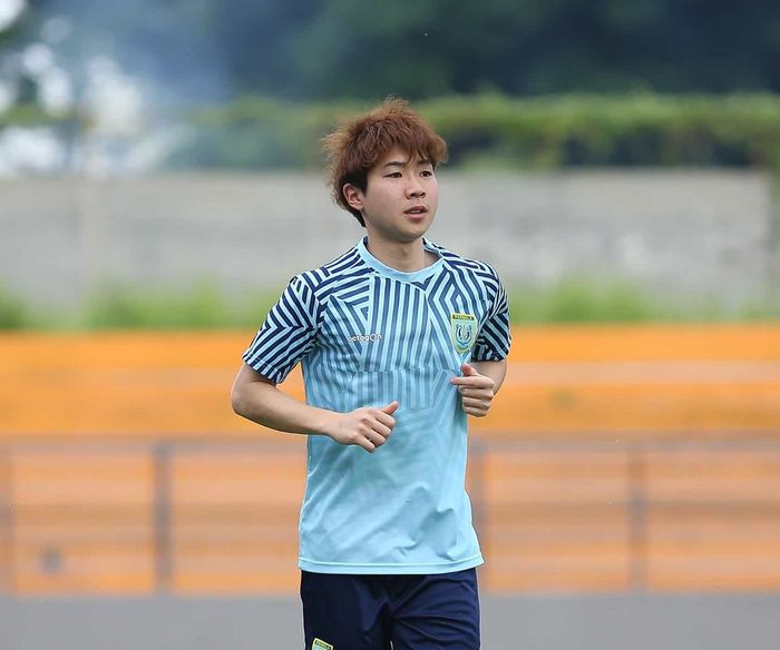 Gelandang asing Persela Lamongan, Shunsuke Nakamura, dalam latihan tim.