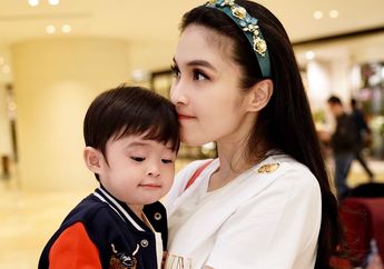 Bak Pemain Profesional, Anak Sulung Sandra Dewi Perlihatkan Bakat Main Basket di Usia 2 Tahun, 'Pesona Bapaknya Bisa Lewat'