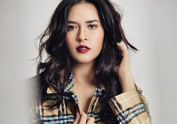 Seksinya Raisa Pakai Dress Belahan Dada Rendah saat Dinner Romantis Bareng Hamish Daud