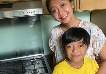 Asri Welas Manfaatkan Momen Kerja dari Rumah Sebagai Ajang Quality Time dengan Anak