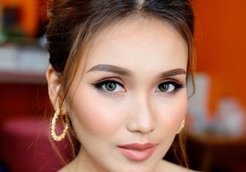 Ibunya Tampil Cetar Membahana Pakai Banyak Emas hingga Dibully Netizen Bak Toko Emas Berjalan, Ayu Ting Ting Justru Beri Tanggapan Santai: Dia Udah Biasa!