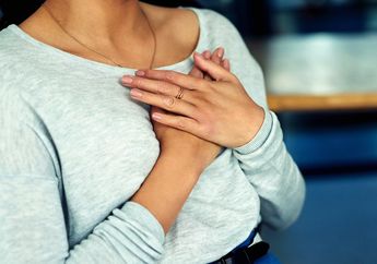 5 Cara Mengatasi Nyeri Payudara Saat Menstruasi. Ampuh Banget!