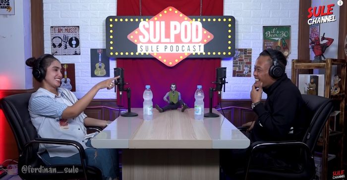 Ussy Sulistiawaty dan Sule