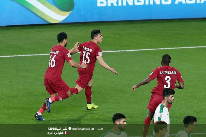 Bassam Al-Rawi mencetak gol penentu kemenangan timnas Qatar atas Irak pada duel babak 16 besar Piala Asia di Abu Dhabi, 22 Januari 2019.