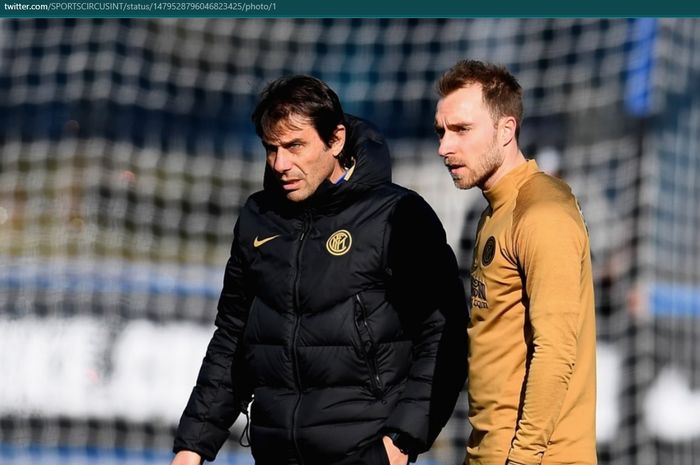 Momen kebersamaan Antonio Conte dan Christian Eriksen saat masih sama-sama berada di Inter Milan.