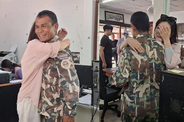 Seorang wanita yang bertemu penyelamat hidupnya