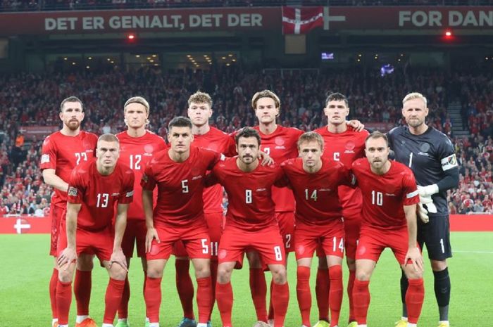 Skuad timnas Denmark saat berlaga di ajang UEFA Nations League mengenakan jersei baru.