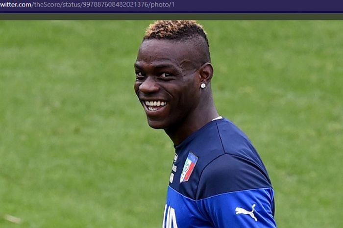 Mario Balotelli saat memperkuat timnas Italia.