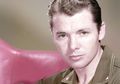 Bak Kesurupan, Pahlawan Perang Dunia II Audie Murphy selama 1 Jam Bunuh dan Lukai 50 Tentara Nazi Sendirian: 'Kenapa Aku Tidak Mati?