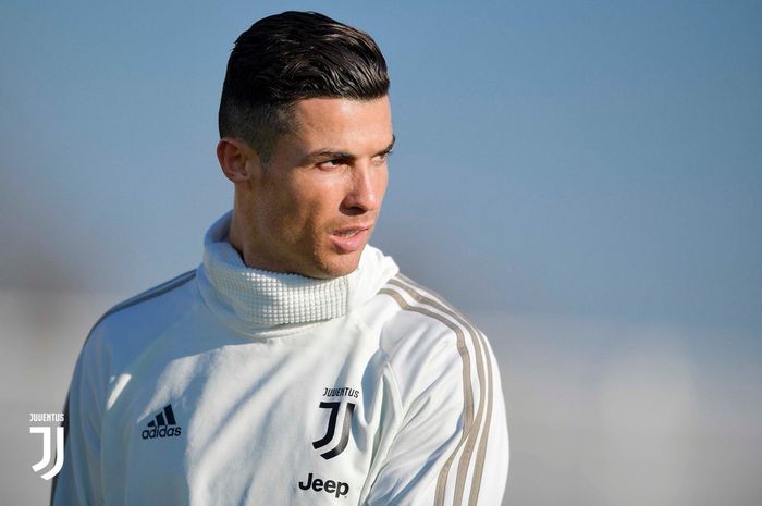 Megabintang Juventus, Cristiano Ronaldo, punya satu keinginan kepada fan agar I Bianconeri bisa menaklukkan Atletico Madrid pada leg kedua babak 16 besar Liga Champions.