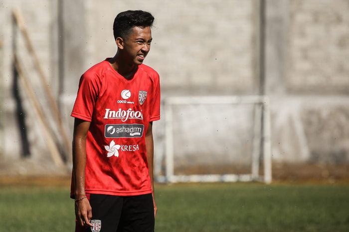 Pemain Bali United U-18, Kadek Dimas Satria, mendapatkan kesempatan untuk berlatih bersama tim senior selama jeda kompetisi Liga 1 2019.