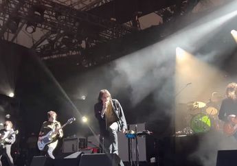 Lihat Nih My Chemical Romance Live Bawain 'The Foundations of Decay' untuk Pertama Kalinya!