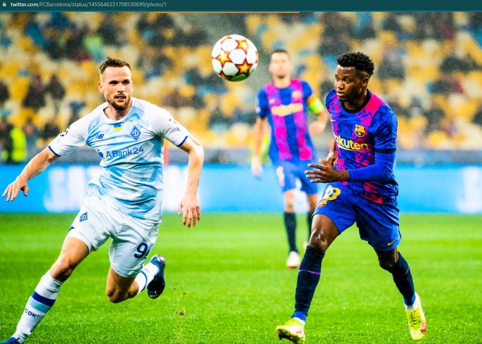 Penerus Lionel Messi di Barcelona, Ansu Fati, mencetak satu gol pada laga melawan Dynamo Kyiv dalam matchday keempat Liga Champions 2021-2022.