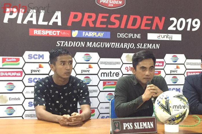 Pelatih PSS Sleman, Seto Nurdiantoro, saat memberikan keterangan seusai laga kontra Borneo FC di Stadion Maguwoharjo, Jumat (8/3/2019) malam.