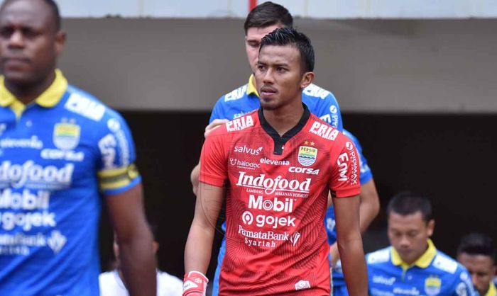 Kiper Persib Bandung, Teja Paku Alam, dalam laga melawan Tira Persikabo, Jumat (21/2/2020).