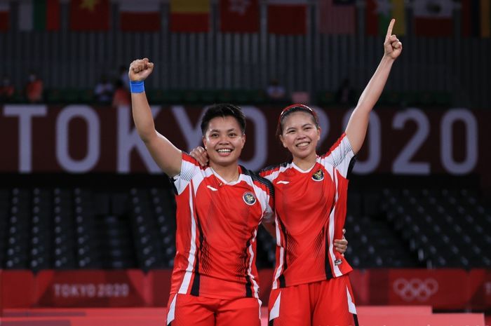 Pasangan ganda putri Indonesia, Greysia Polii/Apriyani Rahayu, akhirnya merebut medali emas Olimpiade Tokyo 2020, Senin (2/8/2021), di Musashino Forest Sports Plaza, Tokyo, Jepang.