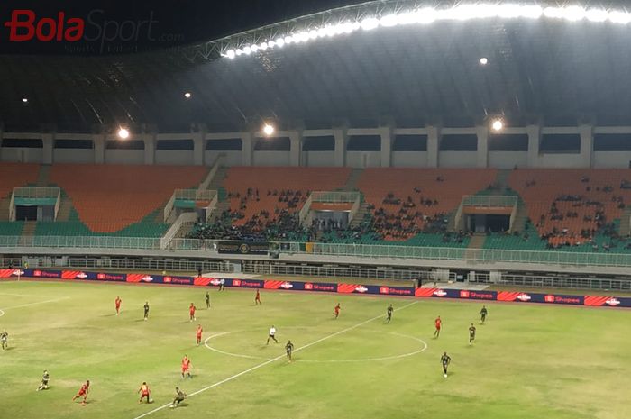 Suasana pertandingan pekan terakhir putaran pertama Liga 1 2019 mempertemukan Tira-Persikabo dengan Borneo FC