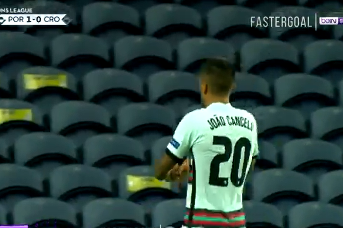Joao Cancelo merayakan gol ke gawang Kroasia.