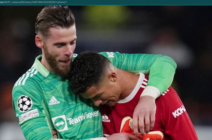 David de Gea dan Cristiano Ronaldo pasca-pertandingan Manchester United di Liga Champions.