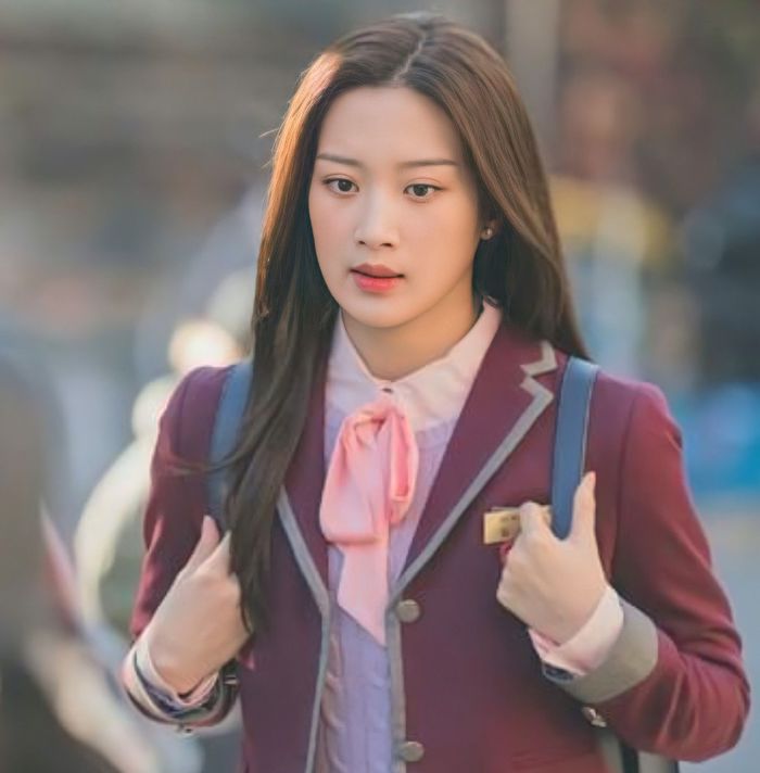 Transformasi Moon Ga Young Alias Jukyung di Drama True Beauty Sebelum