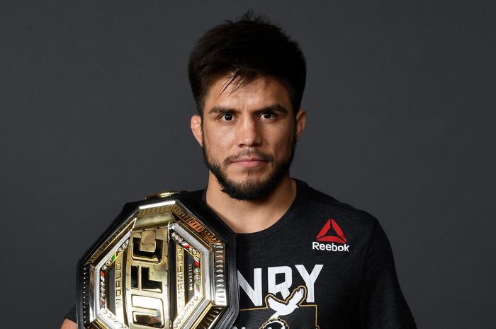 Petarung, Henry Cejudo, berhasil membentuk otot setelah jalani 3 bulan latihan guna menghadapi UFC 249.