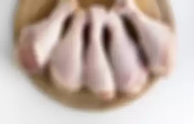 Sering Cuci Daging Ayam Mentah  Sebelum Dimasak, Segera Hentikan Kebiasaan ini Jika Masih Sayang Nyawa Karena Akibatnya Bisa Sangat Fatal, Begini Penjelasannya...