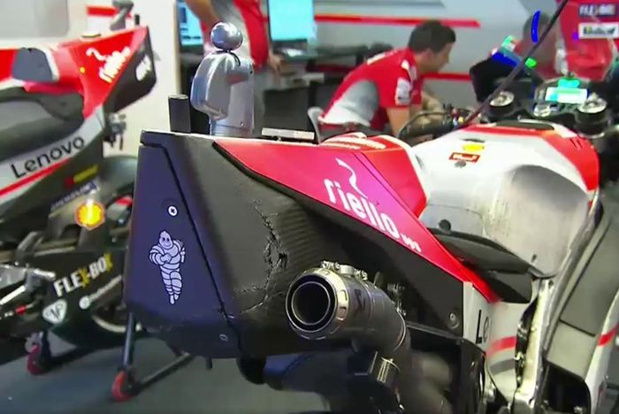 'Salad box' Jorge Lorenzo sampai retak oleh sundulan Valentino Rossi