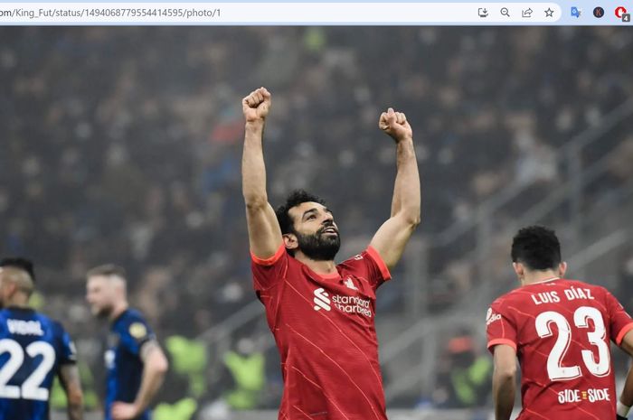 Penyerang Liverpool, Mohamed Salah, merayakan gol yang dicetak ke gawang Inter Milan pada laga leg pertama babak 16 besar Liga Champions 2021-2022 di Stadion Giuseppe Meazza, Rabu (15/2/2022).
