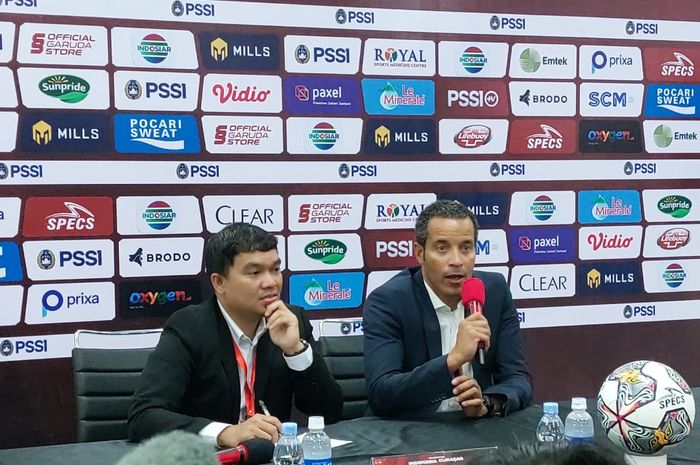 Pelatih Curacao, Remko Bicentini dalam jumpa pers seusai takluk dari timnas Indonesia dalam laga FIFA Mactchday di Stadion Gelora Bandung Lautan Api (GBLA), Sabtu (24/9/2022).