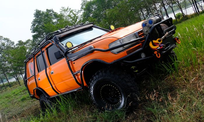 Toyota Land Cruiser Seri 80