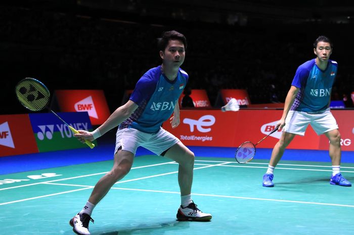 Pasangan ganda putra Indonesia, Marcus Fernaldi Gideon/Kevin Sanjaya Sukamuljo, pada babak kedua Kejuaraan Dunia 2022 di Tokyo Metropolitan Gymnasium, Rabu (24/8/2022).