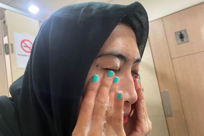 gambar manfaat madu untuk kulit wajah