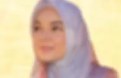 Sempat Berada di Titik Terendah Hingga Hampir Bunuh Diri, Dewi Sandra Mengakui Zaskia Sungkar Adalah Salah Satu Orang yang Menginspirasinya untuk Hijrah