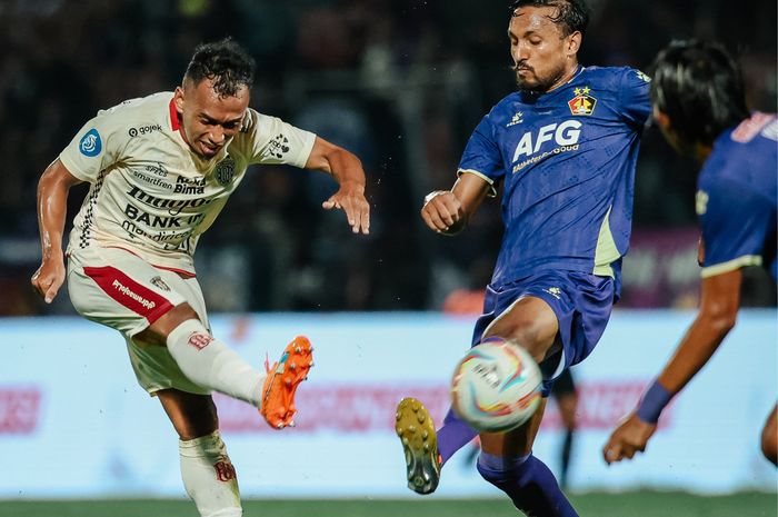 Suasana pertandingan Persik Kediri vs Bali United pada lanjutan pekan ke-24 Liga 1 2023/2024