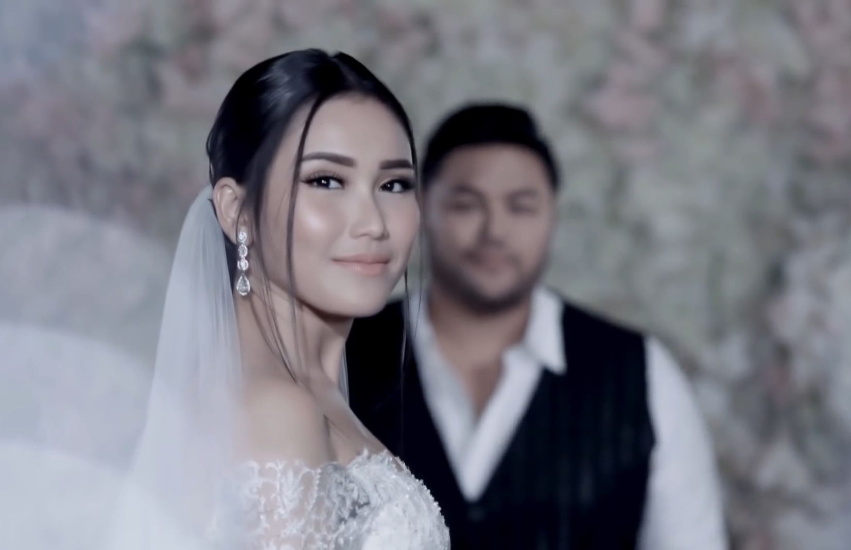 Ayu Ting Ting Gagal Menikah, Ivan Gunawan Nggak Tega Lihat Sang Biduan