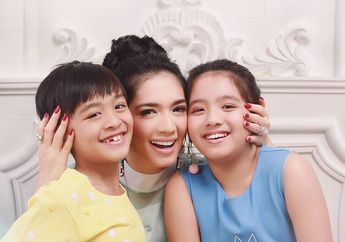 Meski Punya Dua Anak, Potret Langsing Angel Karamoy Buat Warganet Iri