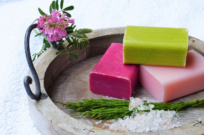 Berbagai Manfaat Sabun Saffron Yang Jarang Diketahui Rasakan Sendiri Hasilnya Pada Kulit Wajah Kita Semua Halaman Nakita Berbagai Manfaat Sabun Saffron Yang Jarang Diketahui Rasakan Sendiri Hasilnya Pada Kulit Wajah Kita Semua Halaman Nakita